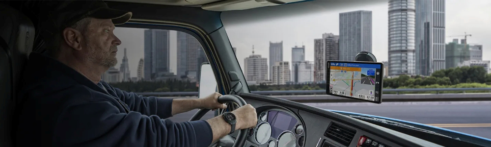 garmin-dezlcam-lgv710-01